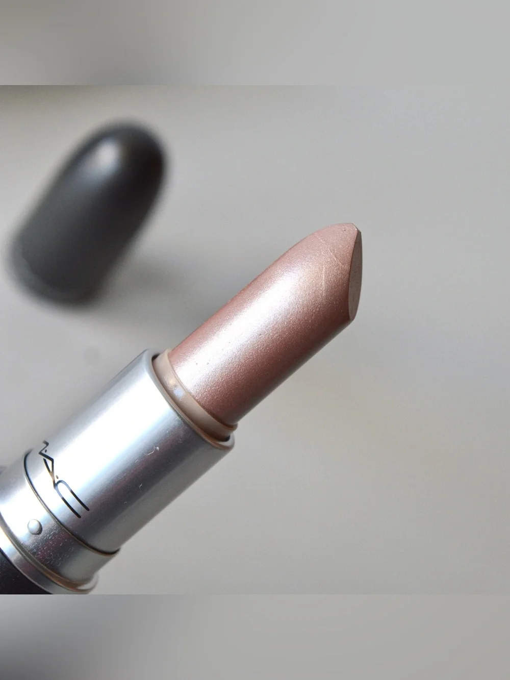 MAC Cosmetics Lipstick *FROU* Limited Edition Extremely Rare BNIB